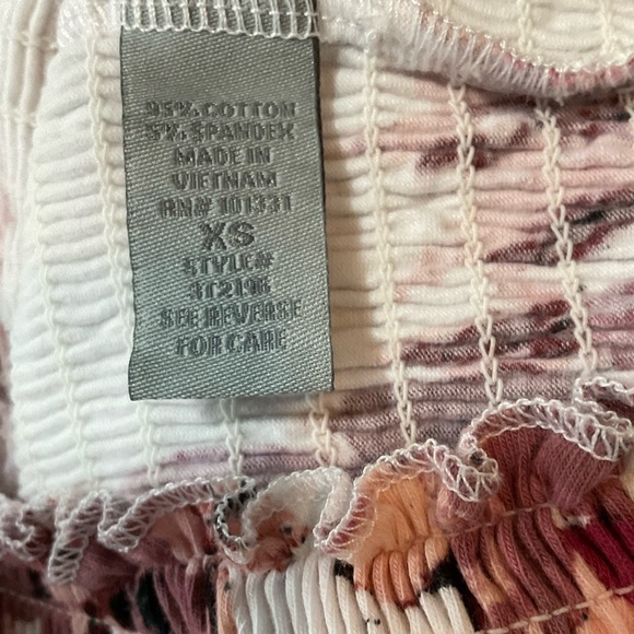 CHARLOTTE Russe Stretchy off the shoulder Floral crop top size XS - Picture 9 of 9